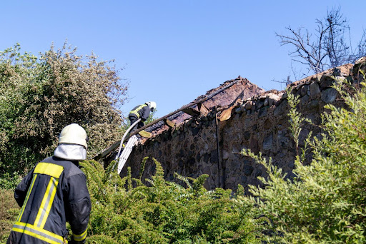How to Stay Safe When Working with Asbestos